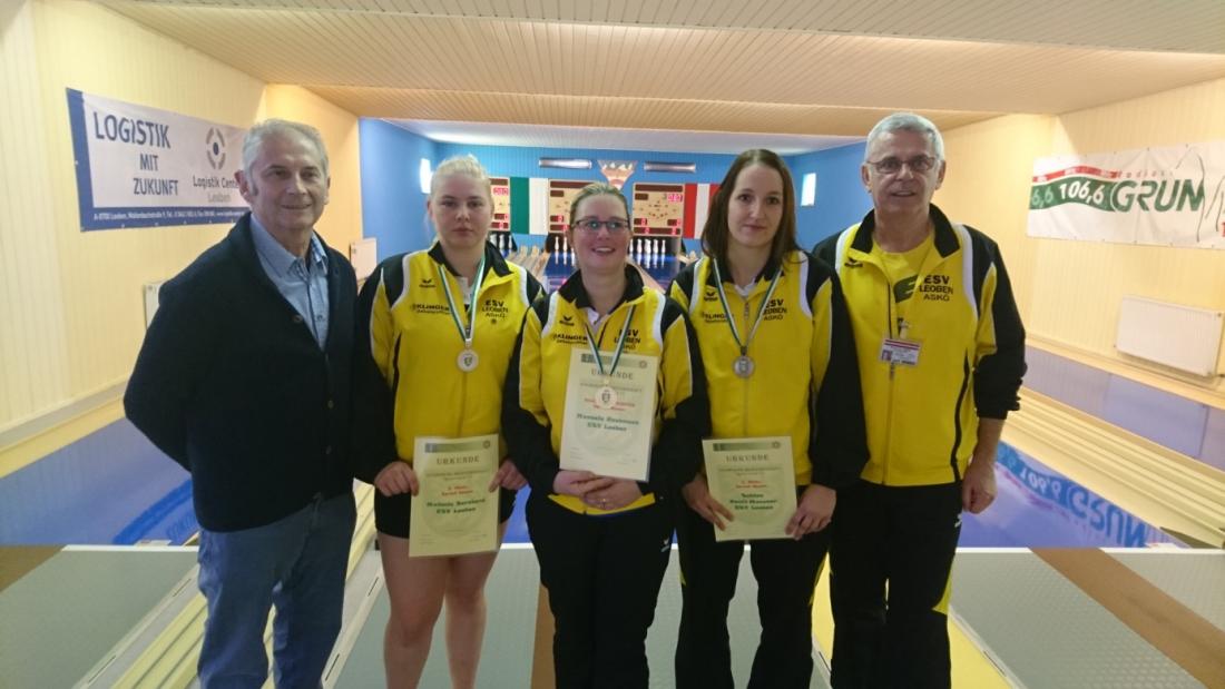 Von Links: Präsident Krammer Michael 2.Platz Bernhard Melanie,1.Platz Haubmann Manuela; 3.Platz Postl-Messner Sabine Schiedsrichter Pappitsch Erich