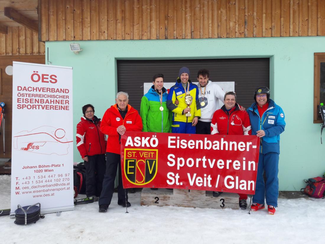 Tagessieger bei den Herren Jürgen SEISER (Bildmitte) mit ESV-Mitarbeiterin Heidi JARITZ, LSVK-Masterscuprefernt Gottfried MOSER, AK Ib-Sieger Michael MARTISCHNIG, AK IIa-Sieger Franz UNTERLERCHER, ESV-Obmann Karl JARITZ und LSVK-Präsident Dr. Raimund BERGER 