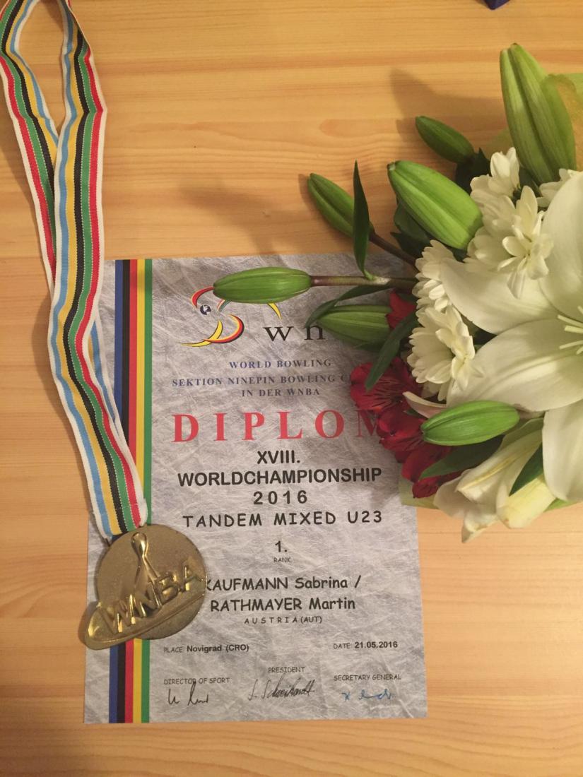 Urkunde und Medaille U23 WM