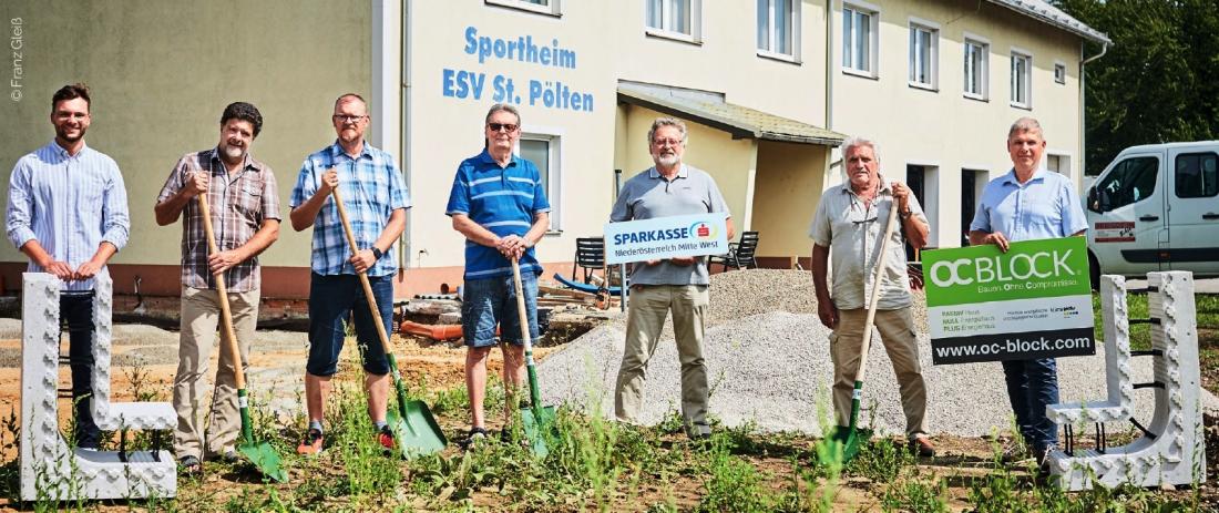 Markus Koch von OC Block (v. l.), Obmann Gerald Hofegger, Fotografie-Sektionsleiter Robert Schöller, Schriftführer Erich Doleschal, ehrenamtlicher Präsident Johann Rankl und Josef Leitner vom ESV sowie Johann Koch von OC Block